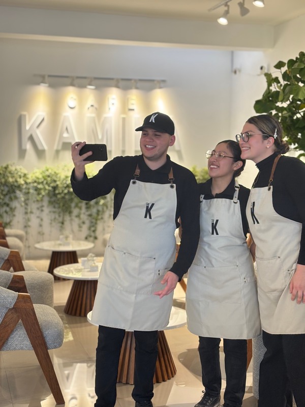 Equipo de Café Kamila en tienda